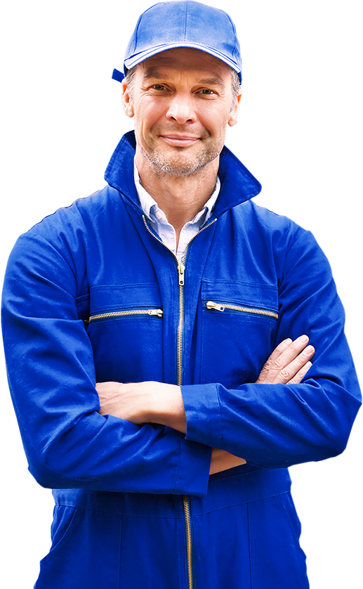 Funcionário da Kazumi de braços cruzados