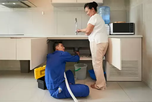 Desentupidora Aclimação Desentupidora realizando serviço de desentupimento na Aclimação, na residência do cliente.