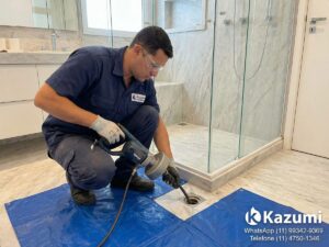 Desentupidora Kazumi realizando seriço em apartamento